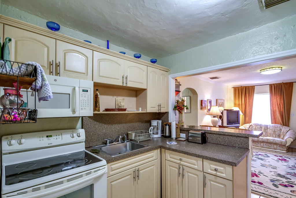 447 Conniston Road West Palm Beach, FL 33405 - Photo 11 of 26 447 Conniston Rd - West Palm Beach-11