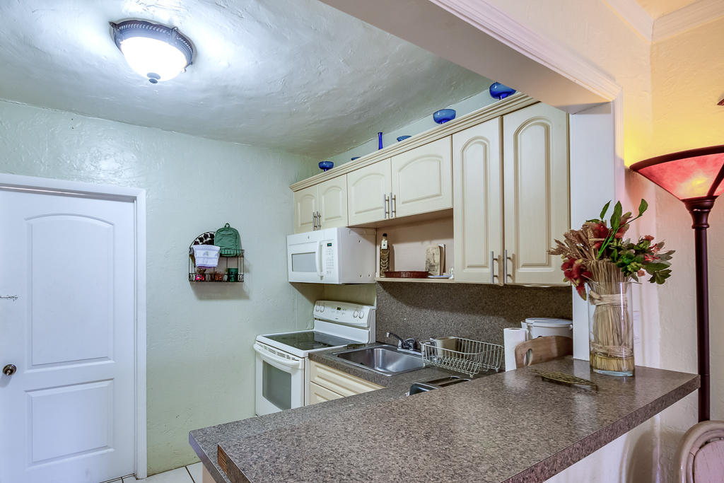 447 Conniston Road West Palm Beach, FL 33405 - Photo 12 of 26 447 Conniston Rd - West Palm Beach-12