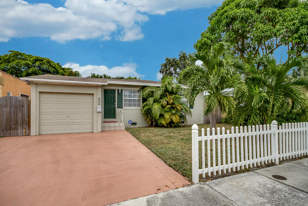 447 Conniston Road West Palm Beach, FL 33405 - Photo 3 of 26 447 Conniston Rd - West Palm Beach-3