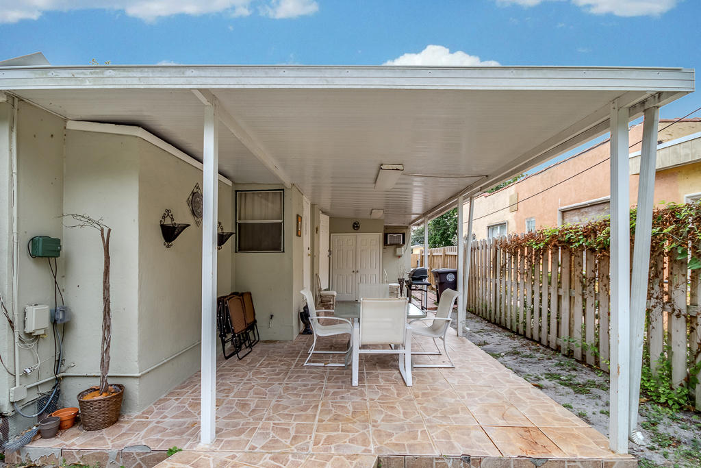 447 Conniston Road West Palm Beach, FL 33405 - Photo 7 of 26 447 Conniston Rd - West Palm Beach-7