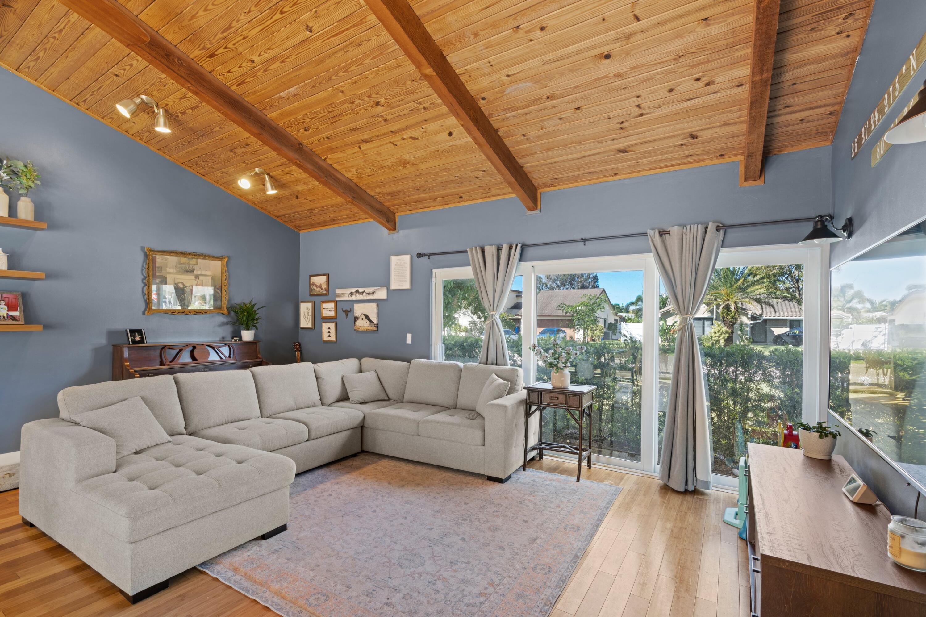 21566 Eucalyptus Way Boca Raton, FL 33433 - Photo 3 of 12 DSC02137.jpg-SMALL