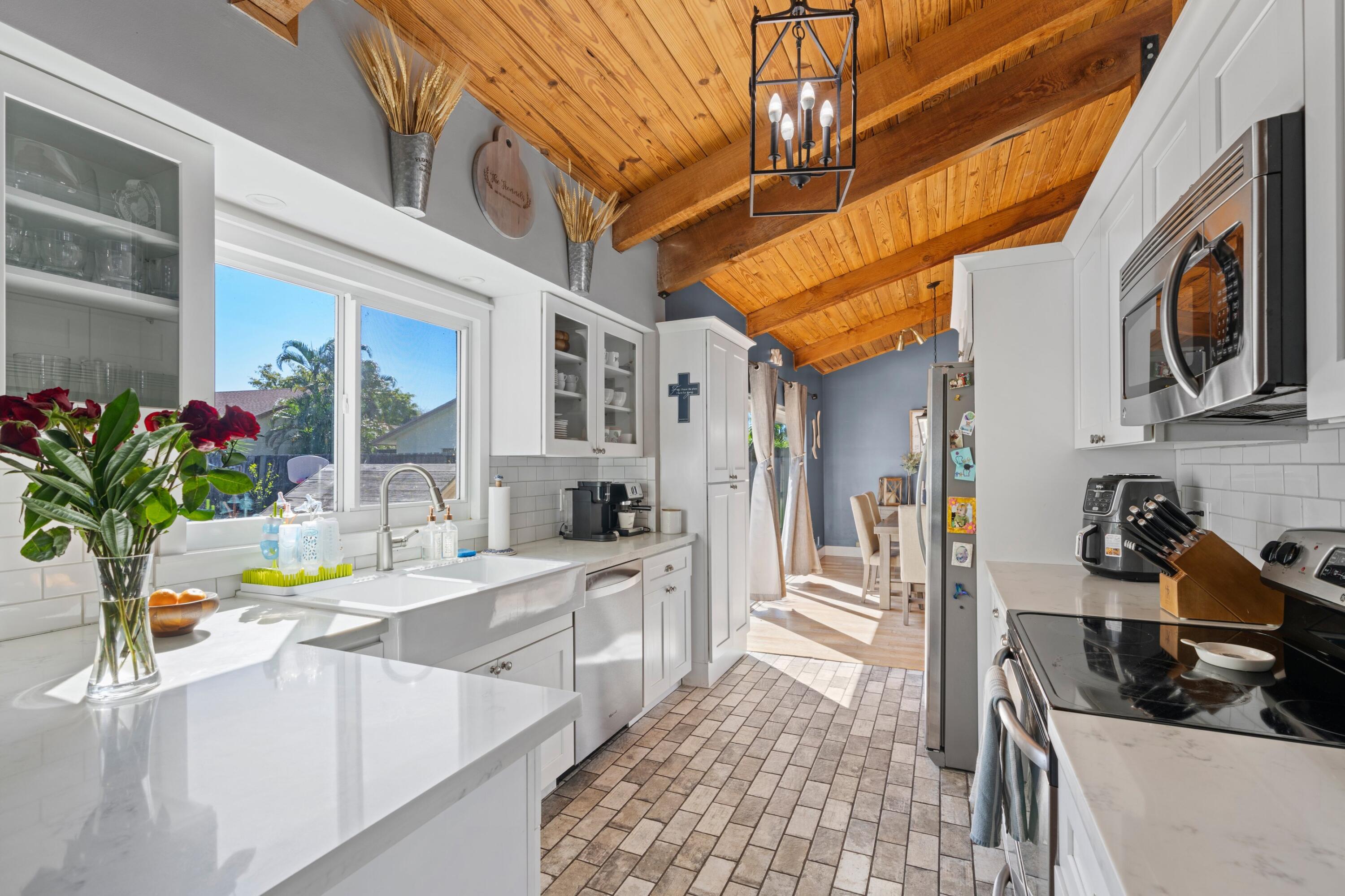 21566 Eucalyptus Way Boca Raton, FL 33433 - Photo 6 of 12 DSC02142.jpg-SMALL