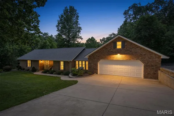 $450,000 | 21959 Kingsman Drive, Ste. Genevieve, MO 63670