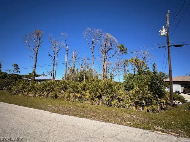 a view of a pathway of a building