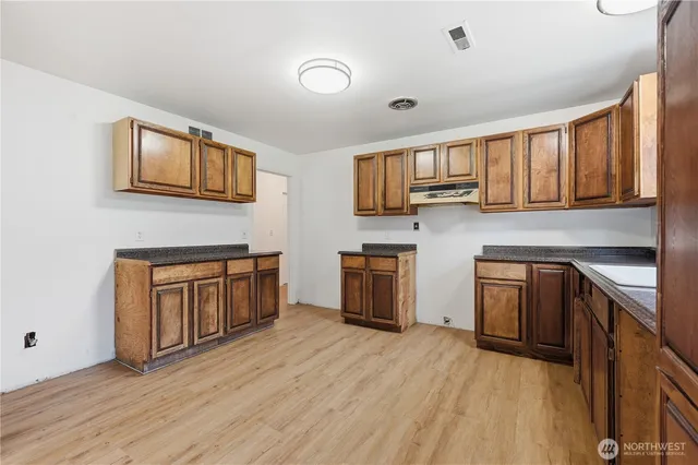 $690,000 | 11805 3rd Avenue South, Seattle, WA 98168