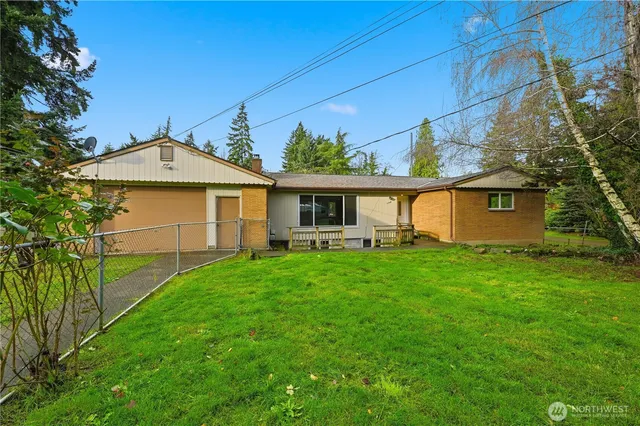 $690,000 | 11805 3rd Avenue South, Seattle, WA 98168