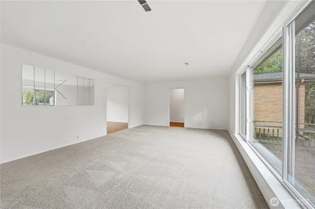 $690,000 | 11805 3rd Avenue South, Seattle, WA 98168