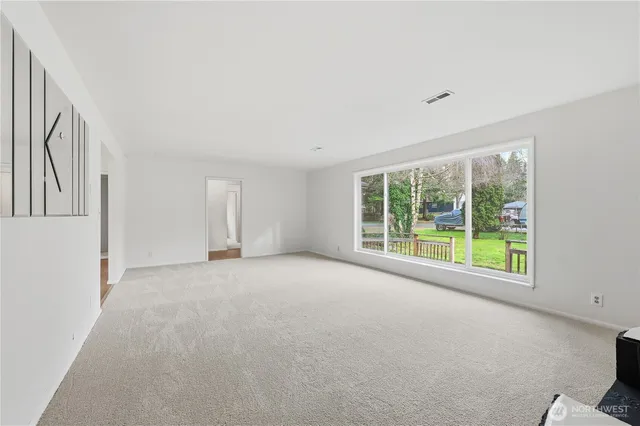 $690,000 | 11805 3rd Avenue South, Seattle, WA 98168