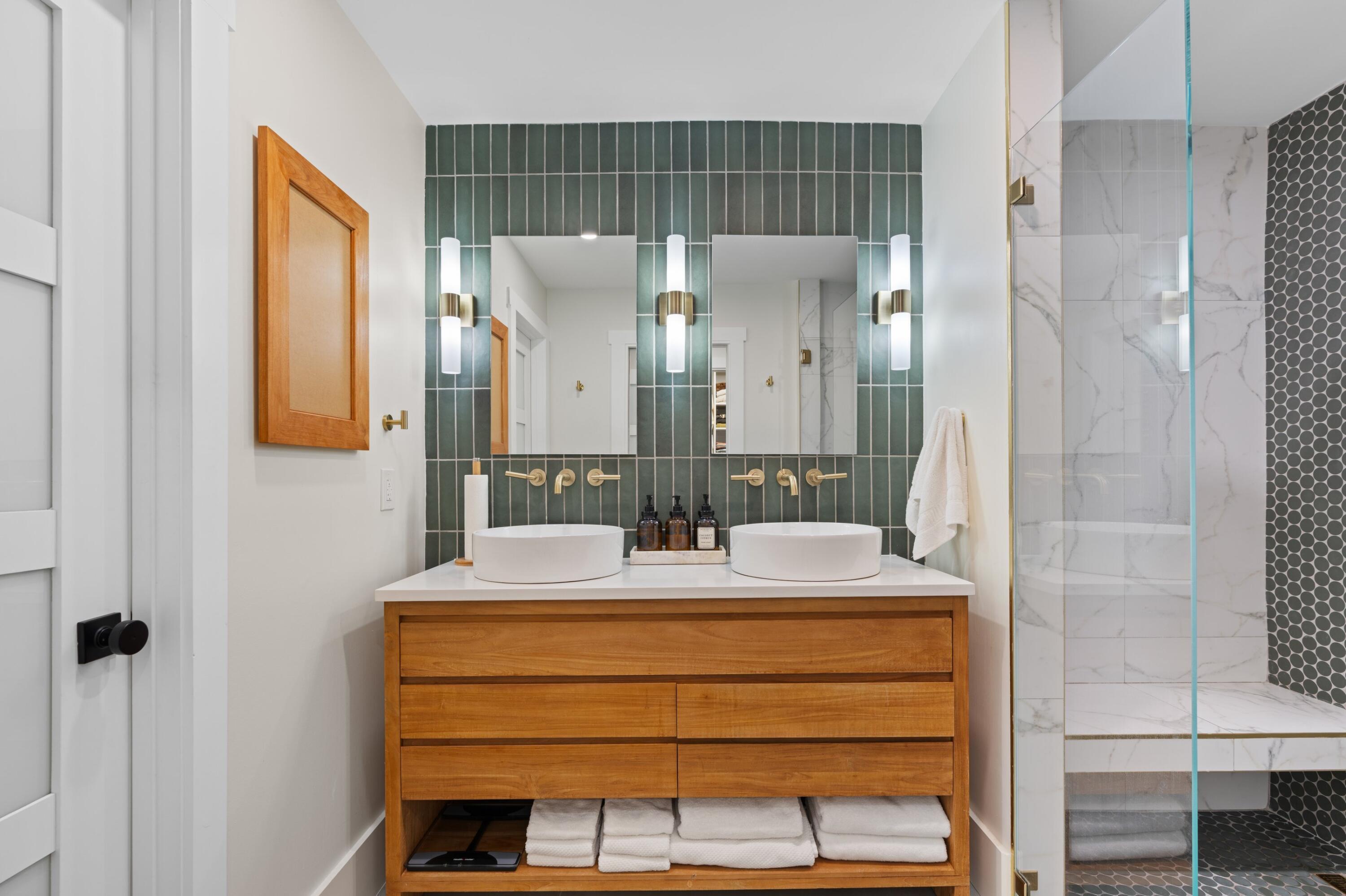 450 Northeast 5th Circle Boca Raton, FL 33431 - Photo 15 of 46 Primary Bathroom