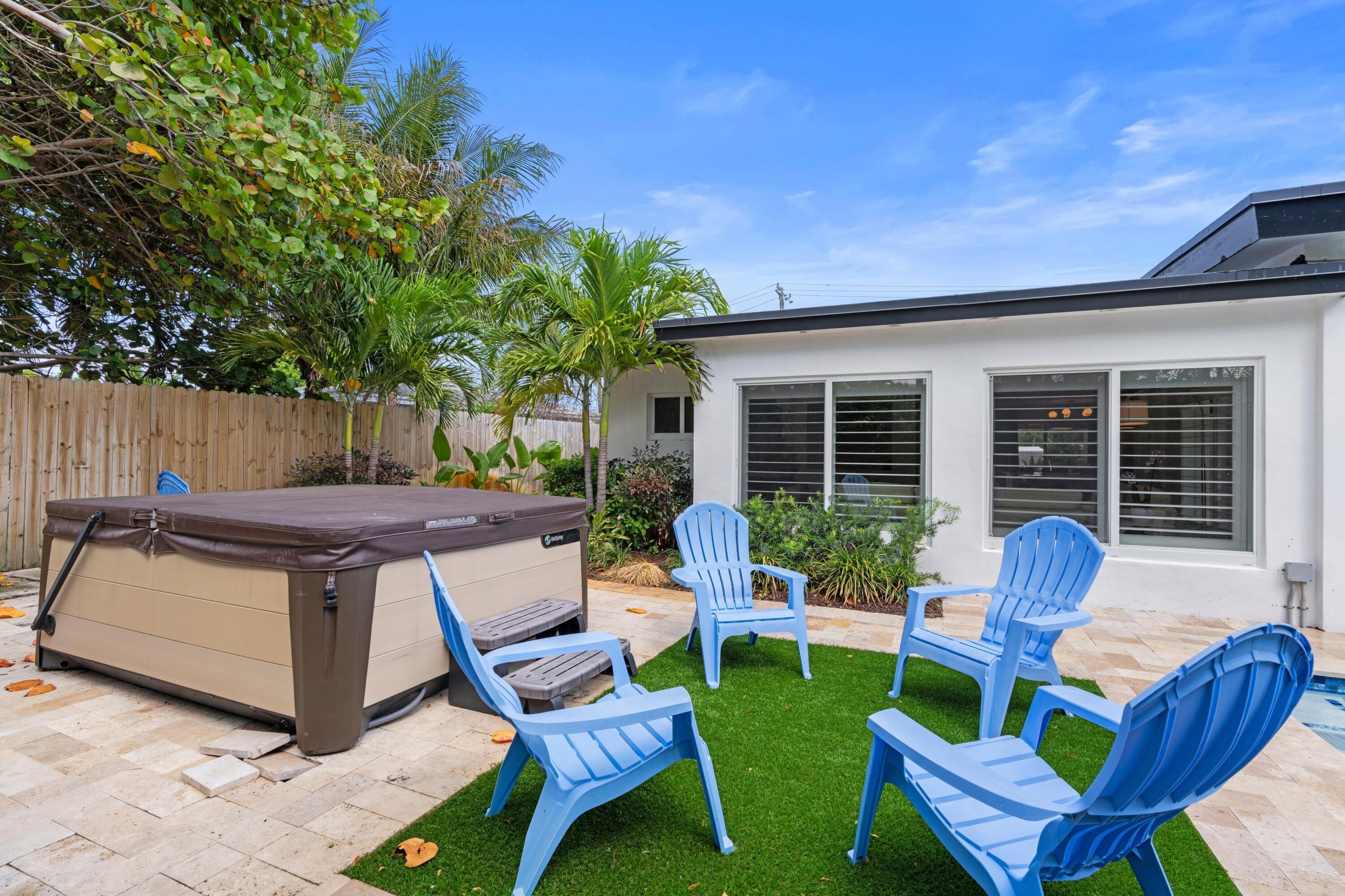 450 Northeast 5th Circle Boca Raton, FL 33431 - Photo 27 of 46 Hot Tub