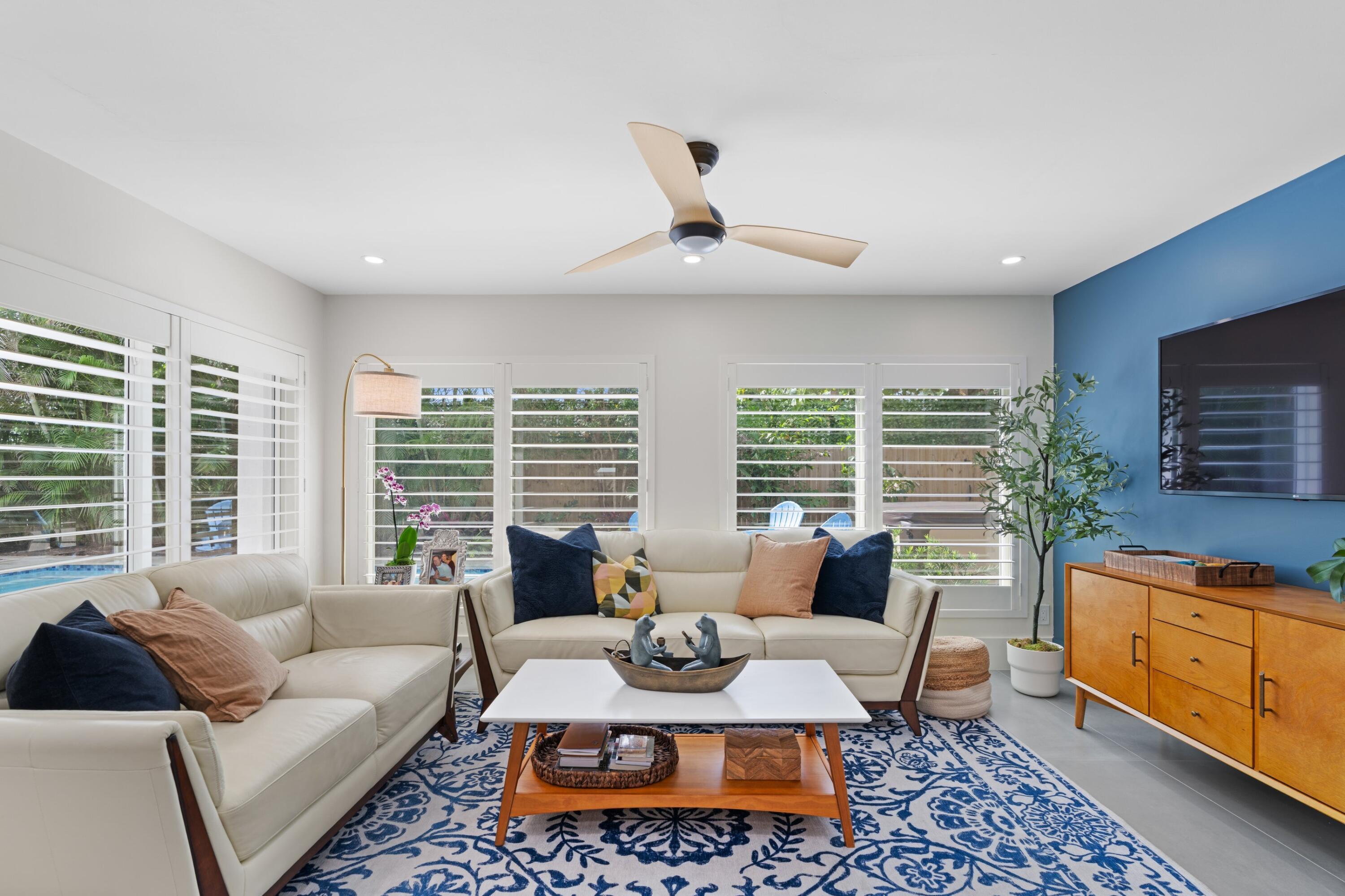 450 Northeast 5th Circle Boca Raton, FL 33431 - Photo 10 of 46 Family Room