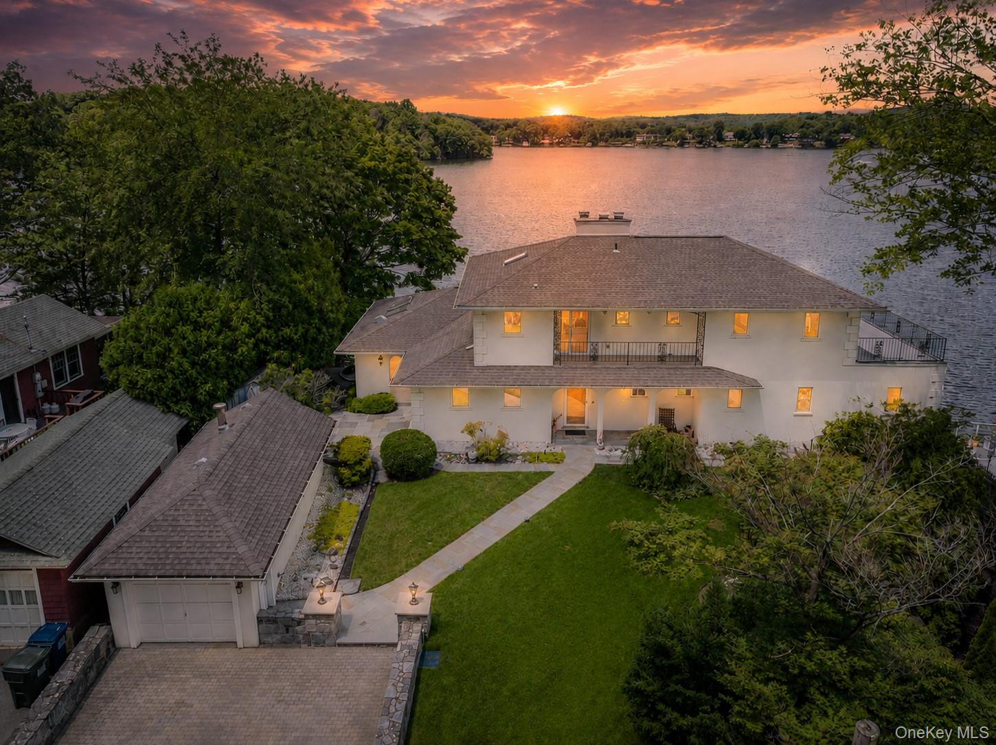 41 Tamarack Road Mahopac, NY 10541 - Photo 8 of 41 West-facing sunsets over open water on Lake Mahopac, every single evening