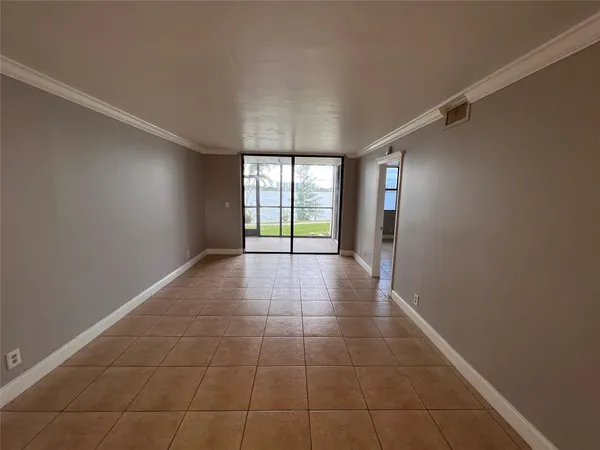$2,050 | 118 Lake Emerald Drive, Unit 103, Oakland Park, FL 33309