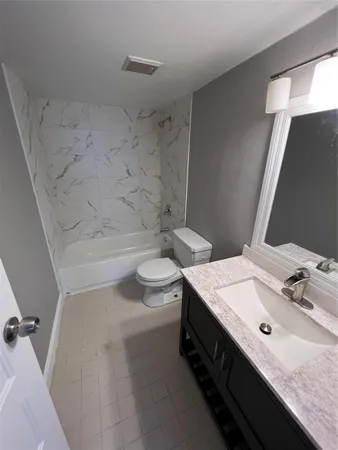 $2,050 | 118 Lake Emerald Drive, Unit 103, Oakland Park, FL 33309