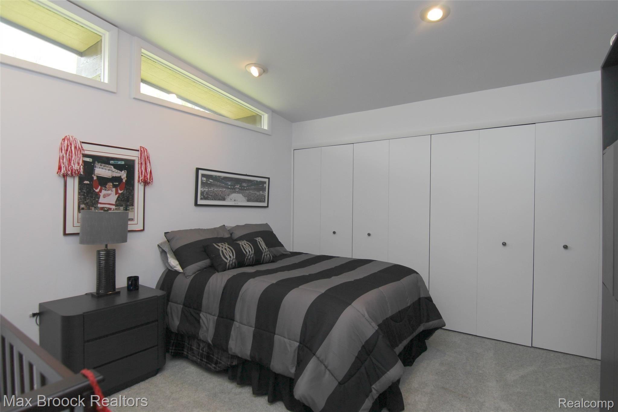 4667 Patrick Road West Bloomfield, MI 48322 - Photo 24 of 37 Patrick Rd Bedroom 1.jpg