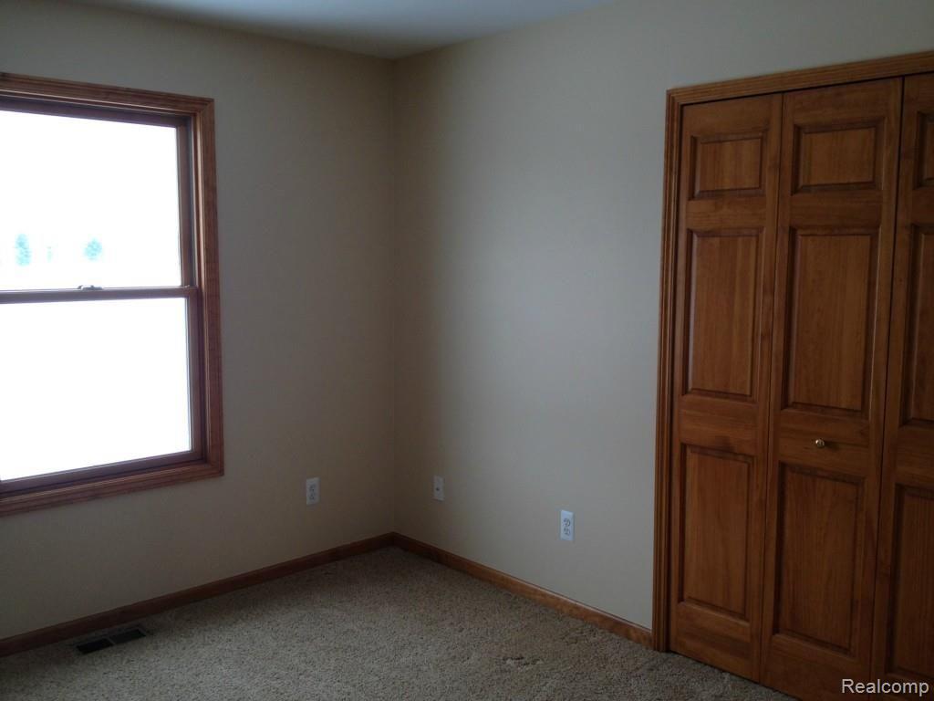 14915 Almont Road Allenton, MI 48002 - Photo 9 of 20 2014-01-18 12.56