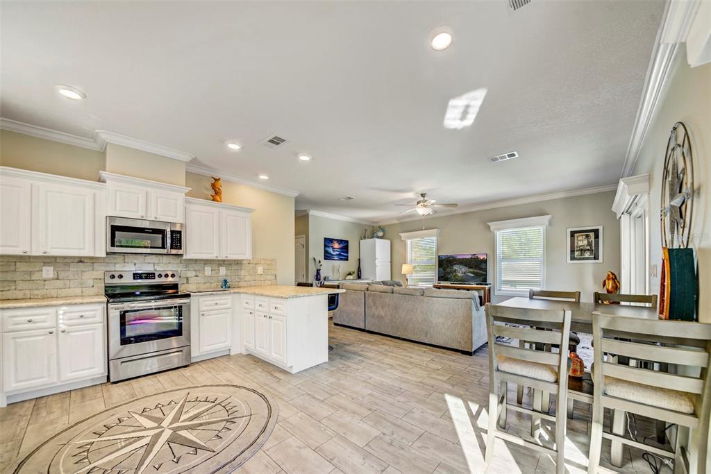 6140 Island Drive Weeki Wachee, FL 34607 - Photo 5 of 46