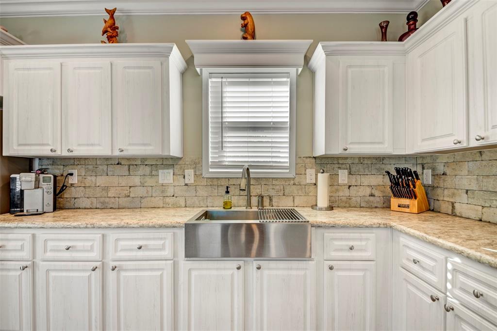 6140 Island Drive Weeki Wachee, FL 34607 - Photo 7 of 46