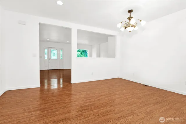 $599,900 | 514 McKinley Avenue, Raymond, WA 98577