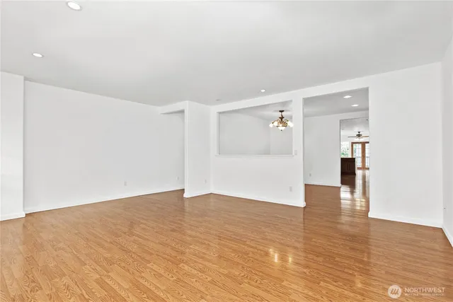 $599,900 | 514 McKinley Avenue, Raymond, WA 98577