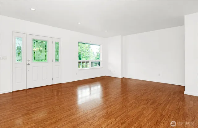 $599,900 | 514 McKinley Avenue, Raymond, WA 98577