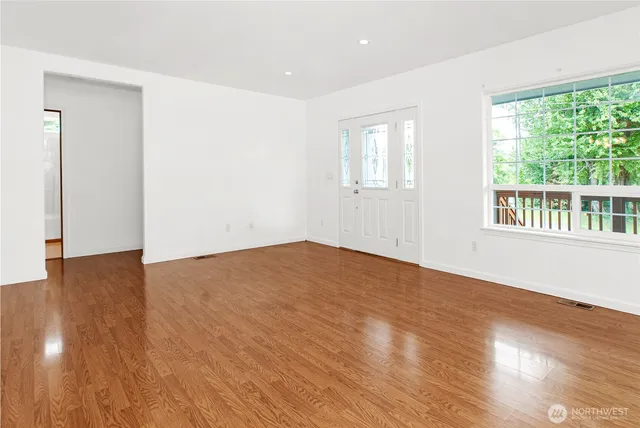 $599,900 | 514 McKinley Avenue, Raymond, WA 98577