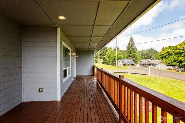 $599,900 | 514 McKinley Avenue, Raymond, WA 98577