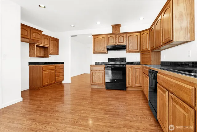 $599,900 | 514 McKinley Avenue, Raymond, WA 98577