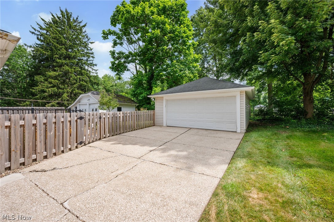 6684 Bonnieview Road Cleveland, OH 44143 - Photo 26 of 29