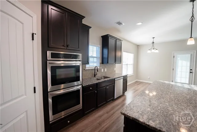 $2,850 | 123 Grimsby Road, Savannah, GA 31407