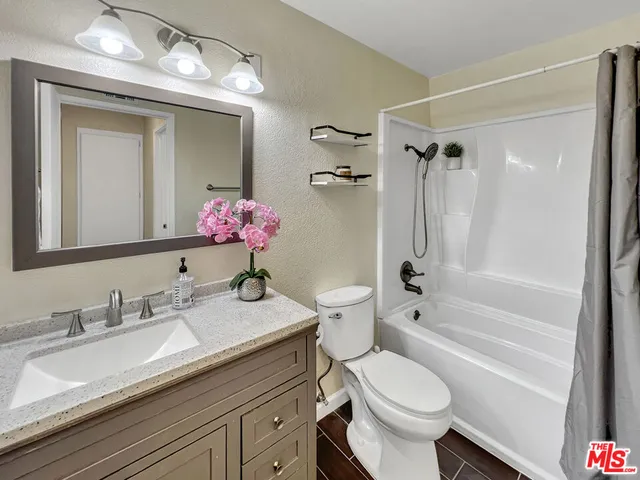 $2,600 | 13701 Hubbard Street, Unit 44, Sylmar, CA 91342