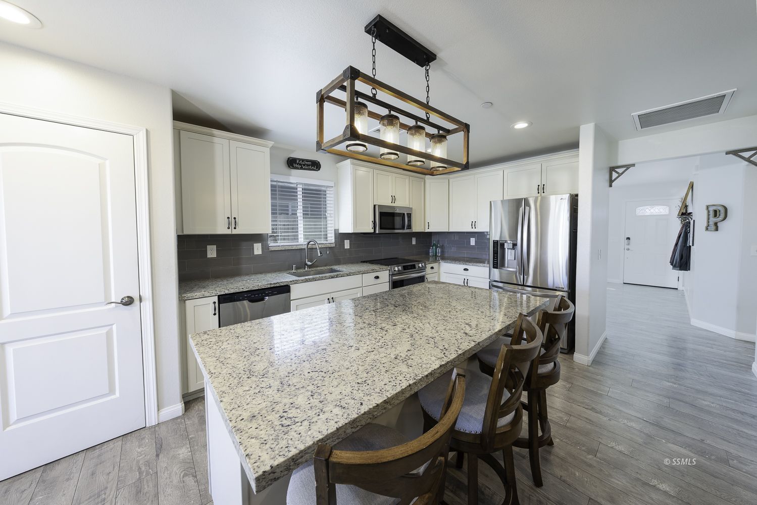 1116 Mayo Street Ridgecrest, CA 93555 - Photo 9 of 27 Gallery Image 9