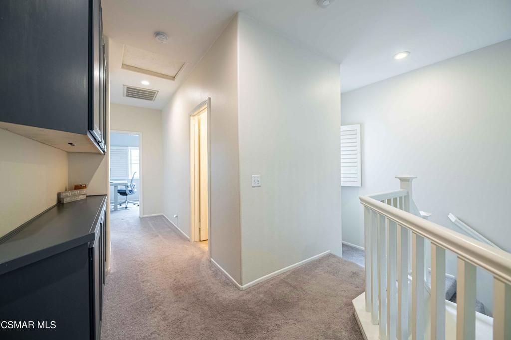 580 Fenwick Way, Unit C Simi Valley, CA 93065 - Photo 27 of 39 a view of an empty room and a window