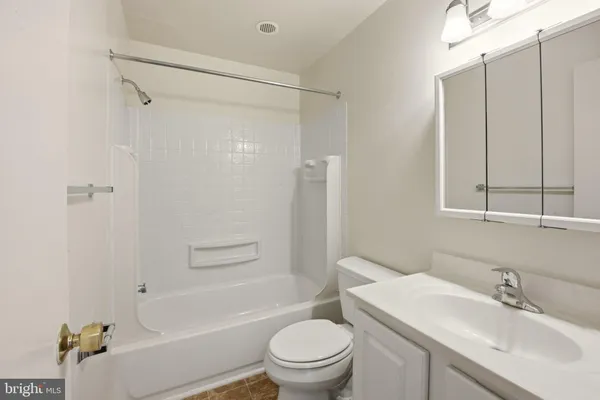 $1,350 | 1211 Heritage Lane, Unit 141, Lebanon, PA 17042