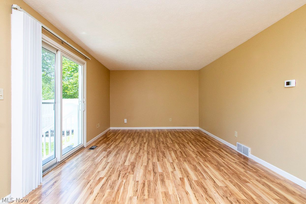 816 Wadsworth Road, Unit A7 Medina, OH 44256 - Photo 12 of 29 Living Room