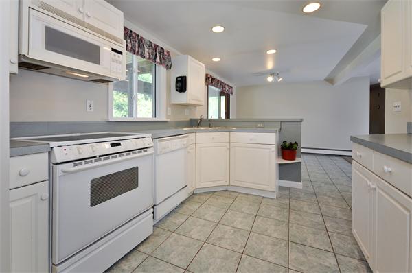 7 Millbrook Road Natick, MA 01760 - Photo 4 of 15 Gallery Image 4