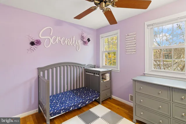 a view of entryway with a window