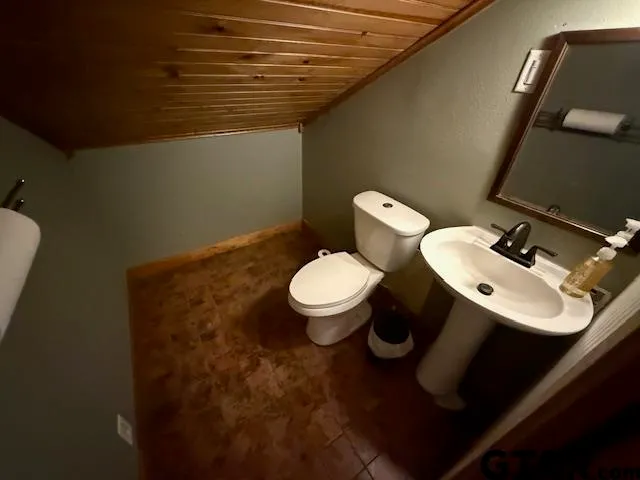 $2,750 | 10606 Farm To Market Road 2661, Tyler, TX 75704