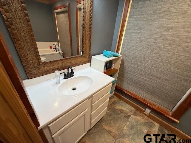 $2,750 | 10606 Farm To Market Road 2661, Tyler, TX 75704