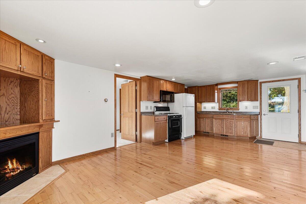 W1074 County Rd F Osceola, WI 53010 - Photo 20 of 35 07-County Rd F-7