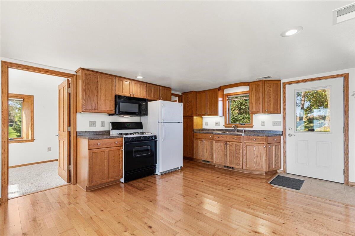 W1074 County Rd F Osceola, WI 53010 - Photo 23 of 35 09-County Rd F-9