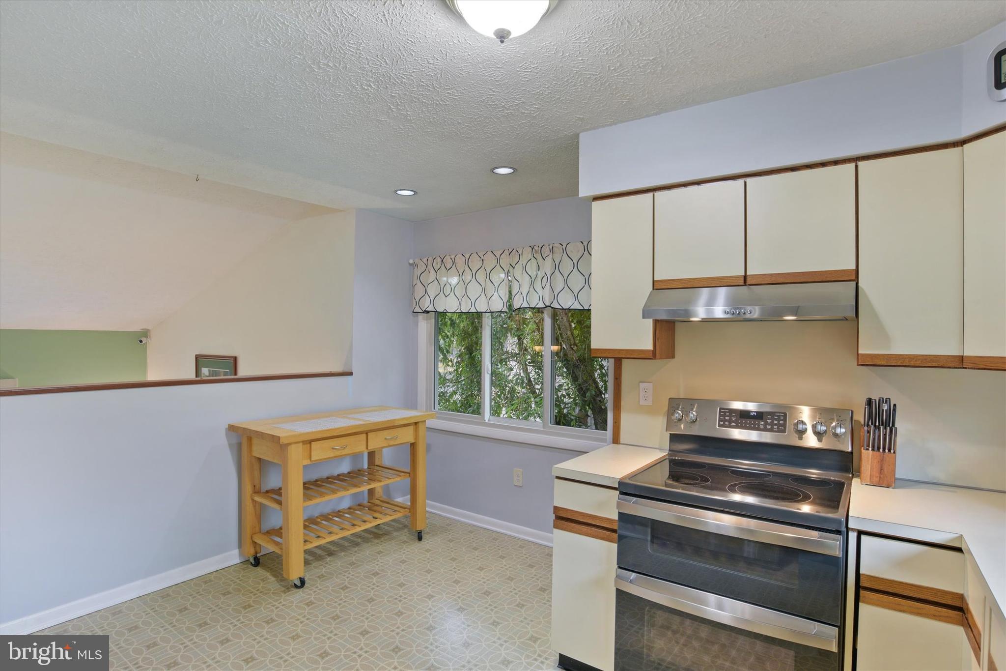 6981 Sterling Road Harrisburg, PA 17112 - Photo 7 of 33 Gallery Image 7