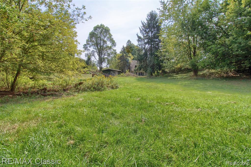 19150 Beck Road Northville, MI 48167 - Photo 3 of 20
