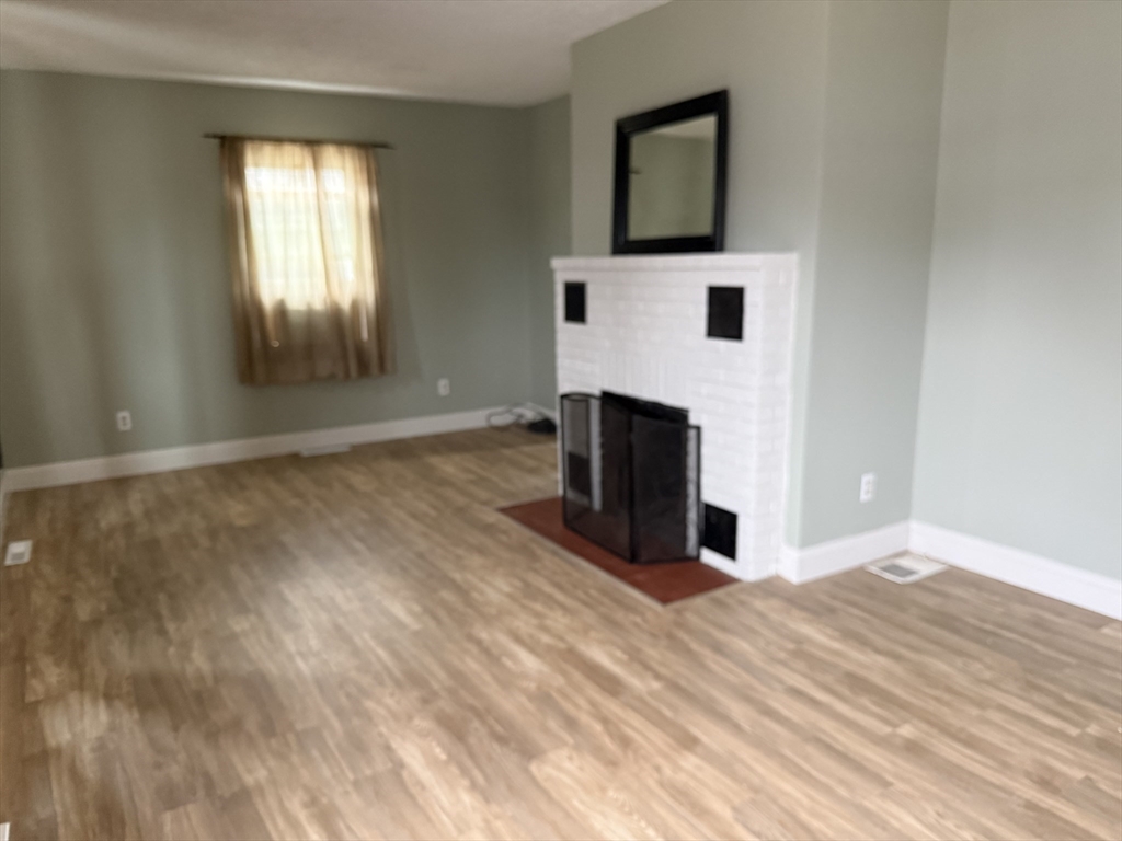 7 Fearing Street Wareham, MA 02532 - Photo 4 of 11