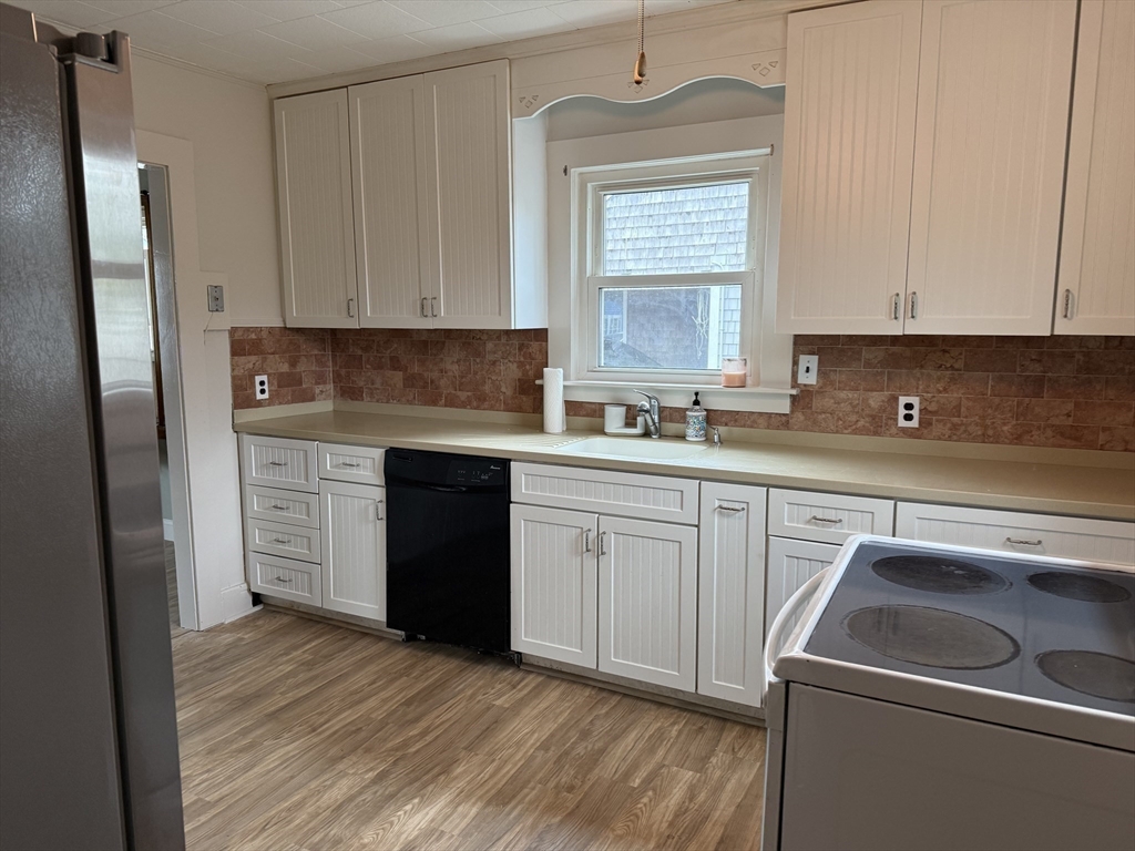 7 Fearing Street Wareham, MA 02532 - Photo 5 of 11