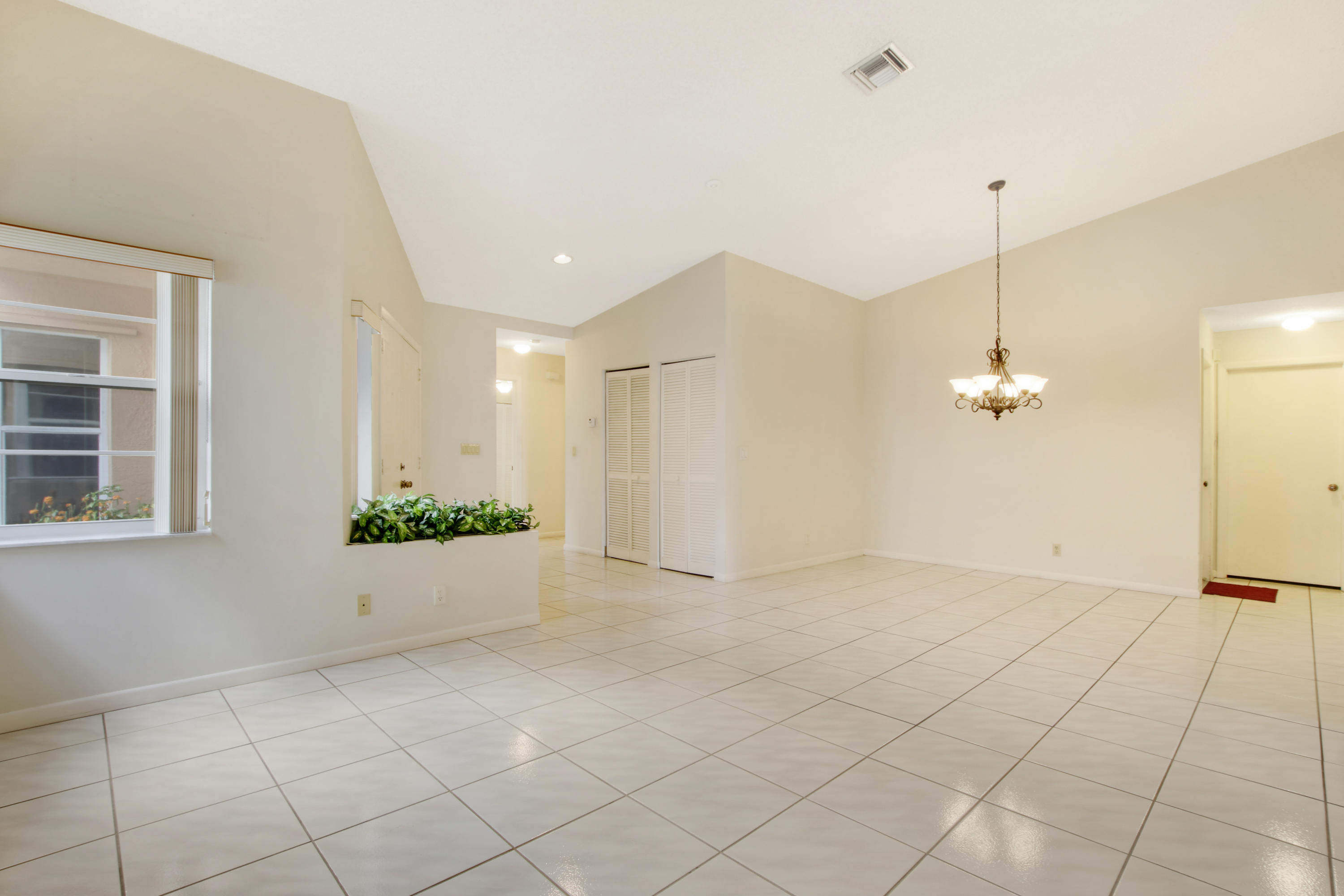 10001 Country Brook Road Boca Raton, FL 33428 - Photo 15 of 24 House1-72