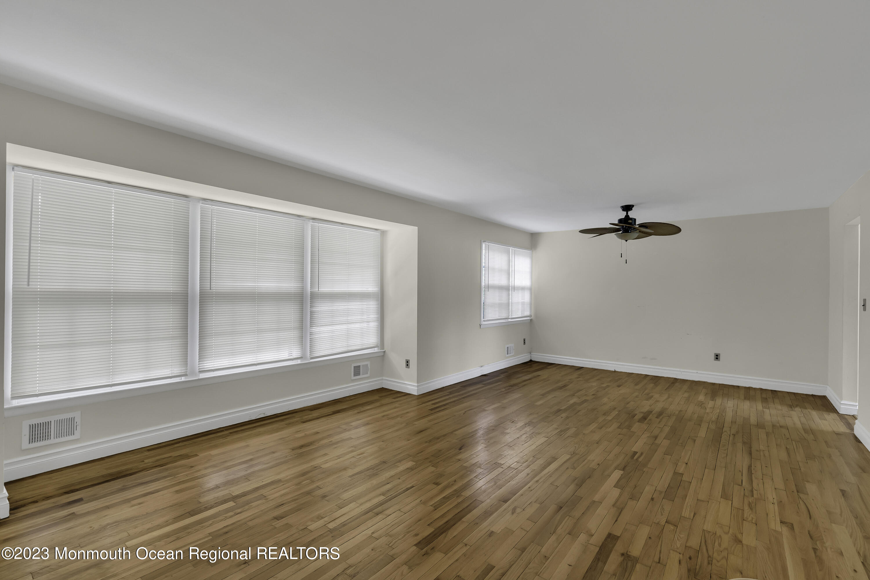 452 Stillwells Corner Road Freehold, NJ 07728 - Photo 3 of 23 013_dsc01107