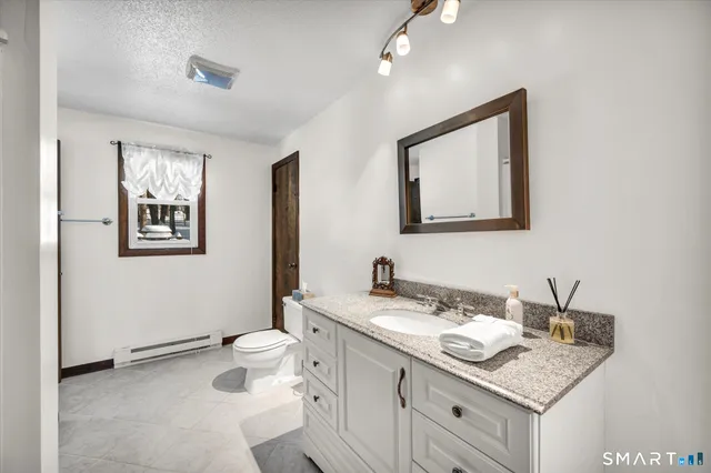 $429,000 | 10 Highland Avenue, East Haddam, CT 06469