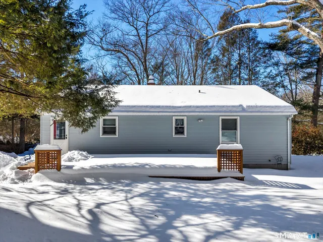 $429,000 | 10 Highland Avenue, East Haddam, CT 06469