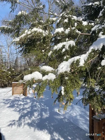 $429,000 | 10 Highland Avenue, East Haddam, CT 06469